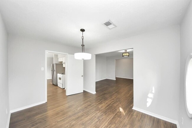 Building Photo - 15135 Chipman Ln.
