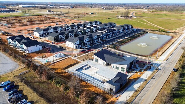 Building Photo - 1106 Emilia Ave