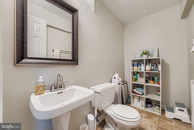 Building Photo - 708 Pine Drift Dr