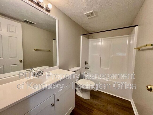 Building Photo - 276 Grinder Ct