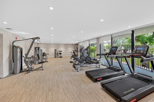 Building Photo - 800 Jeffery St