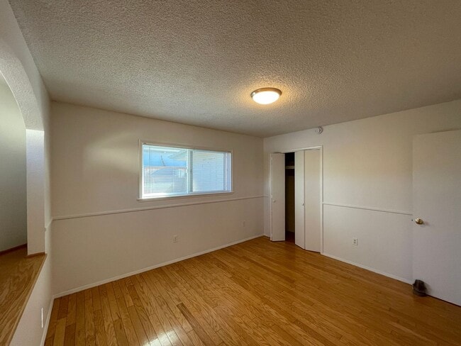 Building Photo - Three bedroom, one bath house in desirable...