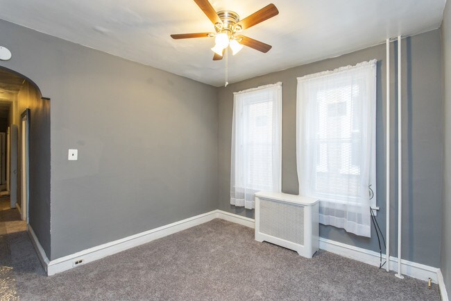 Building Photo - 6253 N Broad St