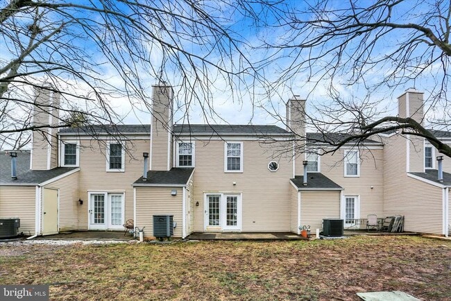 Building Photo - 903 Cambridge Ct