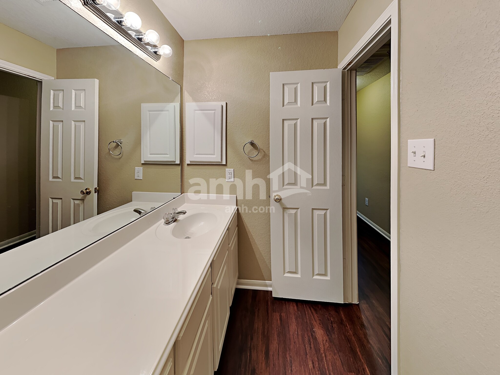 Building Photo - 22722 Canyonback Ct