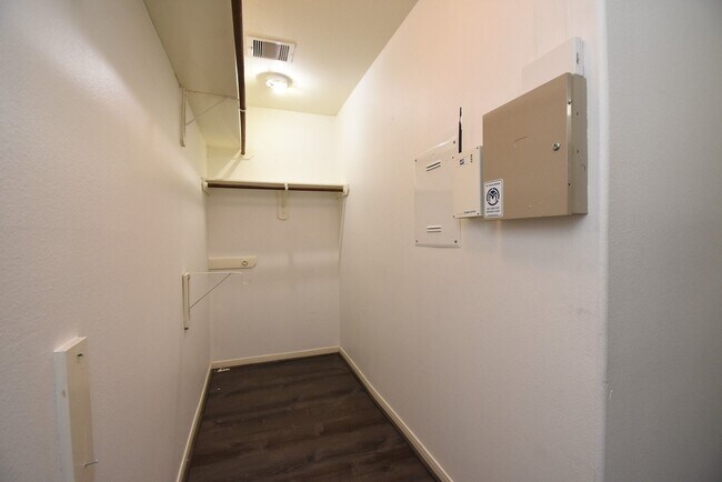 Building Photo - 128 Long Canyon Ln
