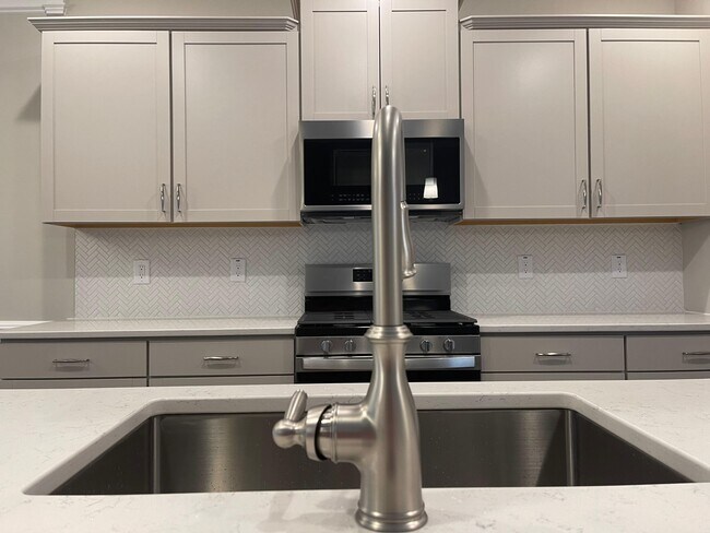 Building Photo - 2195 Fox Chapel Pl