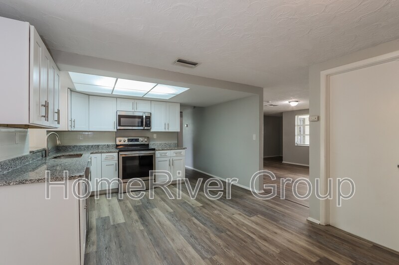 Building Photo - 9410 Cochise Ln