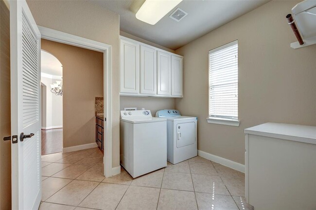 Building Photo - 10411 Winding Green Dr