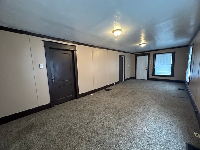 Building Photo - 118 State-N