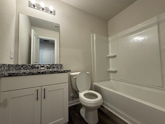 Building Photo - 15535 Taylorcrest Dr