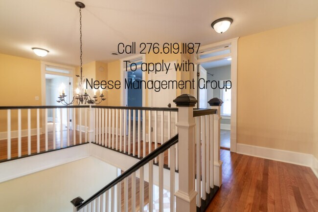 Building Photo - 809 Colonial Rd SW