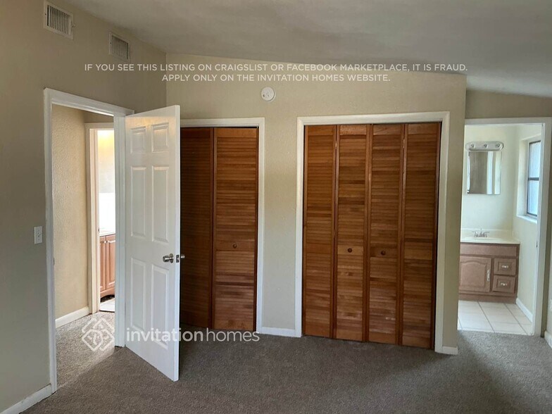 Building Photo - 2209 Curtis Dr S