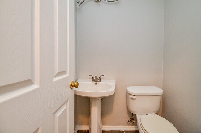 Building Photo - 1206 Green Knoll Dr