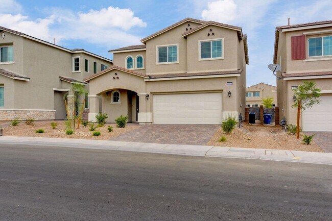Building Photo - Stylish 3-Bedroom Home with Upgraded Kitch...