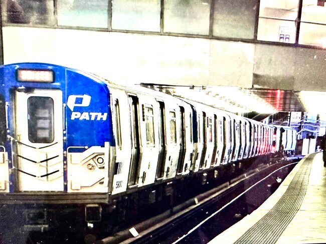 Building Photo - 40 Vroom St