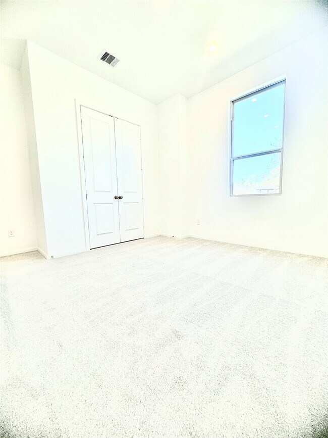 Building Photo - 8282 Boundary Waters Dr