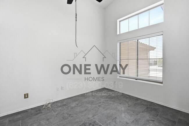 Building Photo - 4622 E Summerhaven Dr