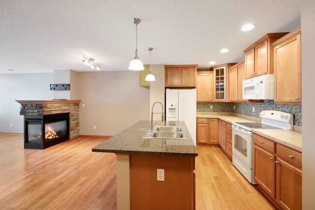 Building Photo - 15215 60th Ave N