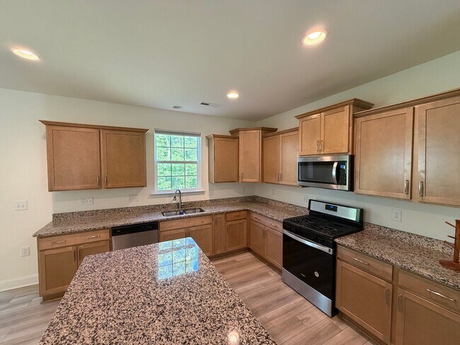 Building Photo - 763 Heartpine Dr