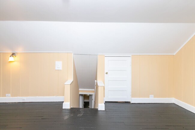 Building Photo - Kansas City 3 Bed 1 Bath Home