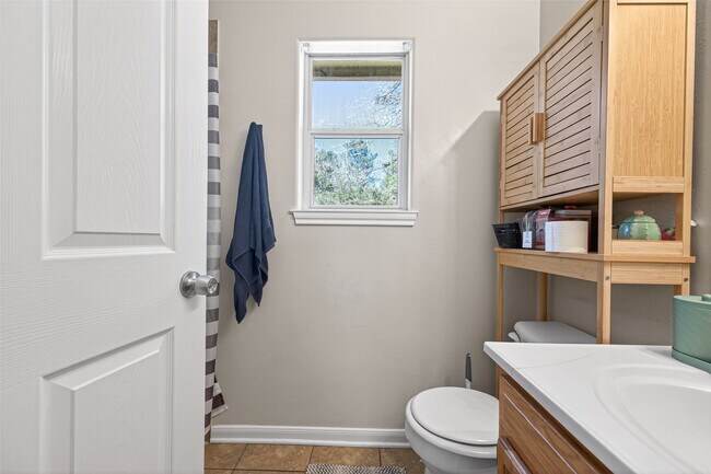 Building Photo - 10391 Royal Magnolia Dr