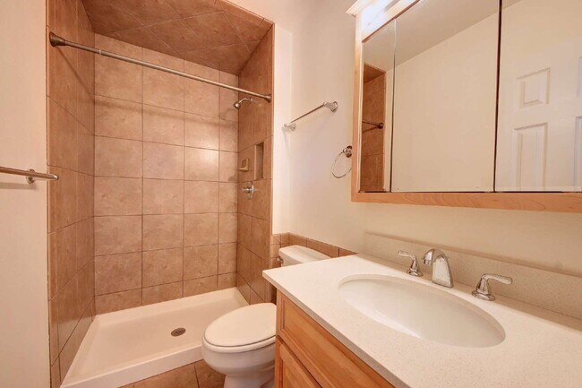 Building Photo - Charming Colorado Springs Rental in Top Ra...