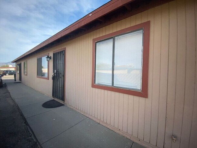 Building Photo - 5758 E 24th St