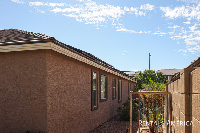 Building Photo - 15734 W McKinley St