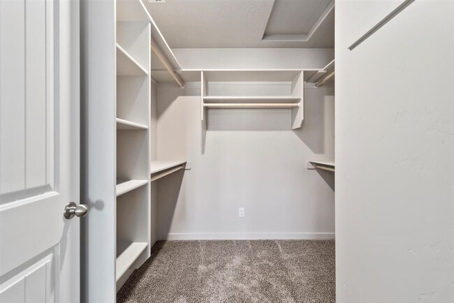 Building Photo - ? MOVE IN SPECIAL! ? $99.00 1st month rent...