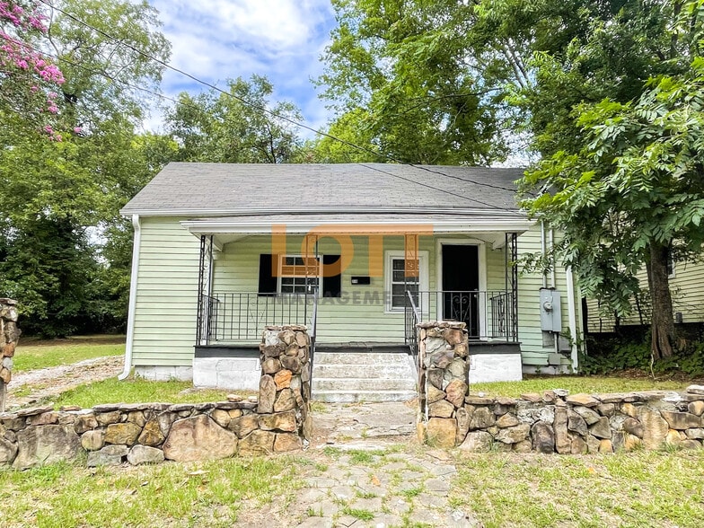 Building Photo - 310 Frank St