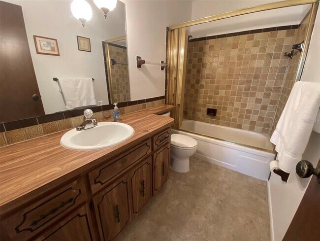Building Photo - 9940 Eagles Point Cir