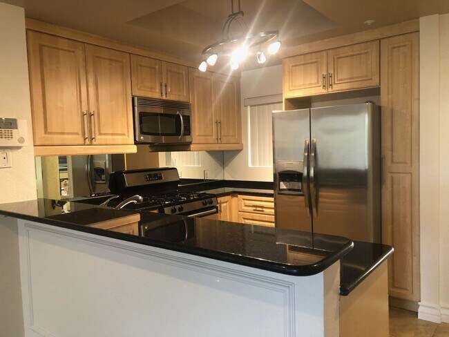 Building Photo - Meridian Unfurnished 1Bdr/1Bath Luxury Condo. Utilities & Cable Service NOT included in advertise...