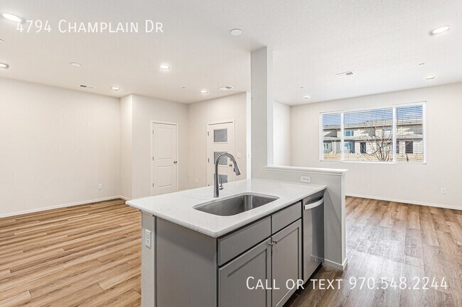 Building Photo - 4794 Champlain Dr