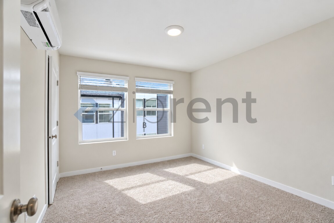 Building Photo - Unit A5
