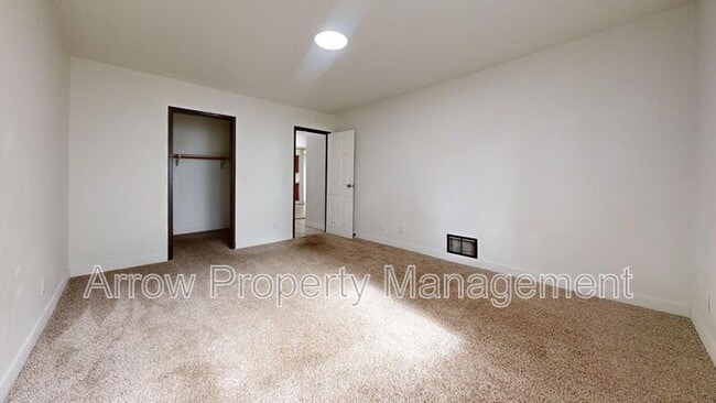 Building Photo - 201 E Arbor Ave