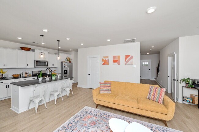 Building Photo - Stylish 3BR/2.5BA Craftsman Home with Loft...
