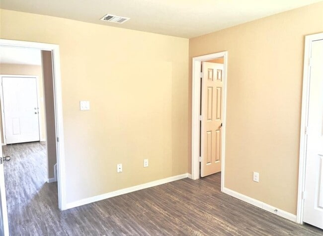 Building Photo - 16666 E Hammon