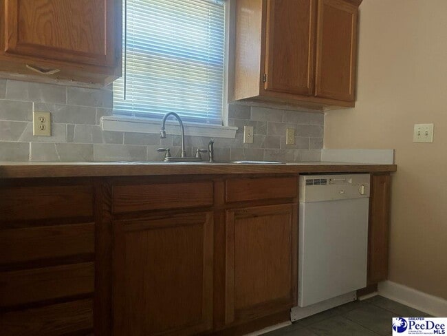 Building Photo - 1334 Cabrillo Dr