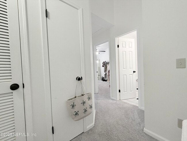 Building Photo - 7634 Rain Forest Dr W