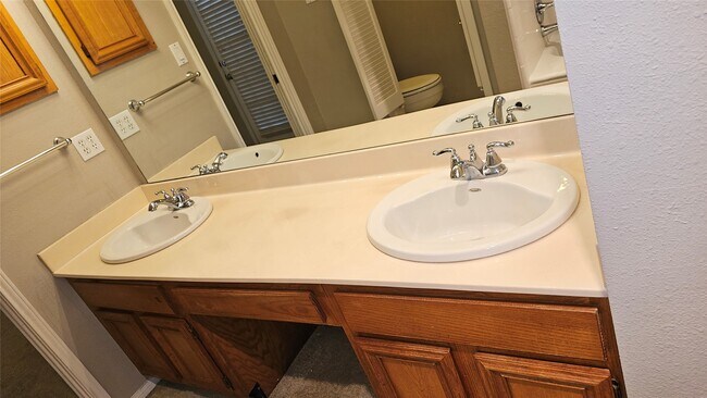 Building Photo - 3607 Duncaster Dr