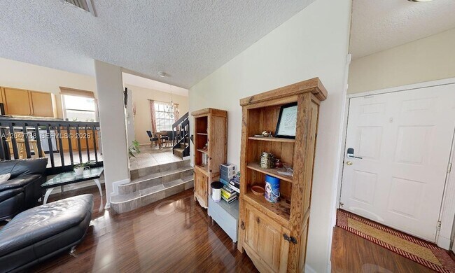 Building Photo - 9640 Wyeth Ct