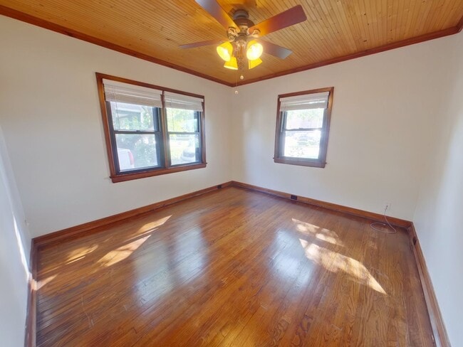 Building Photo - COLLEGE HILL RENTAL-122 South Glendale