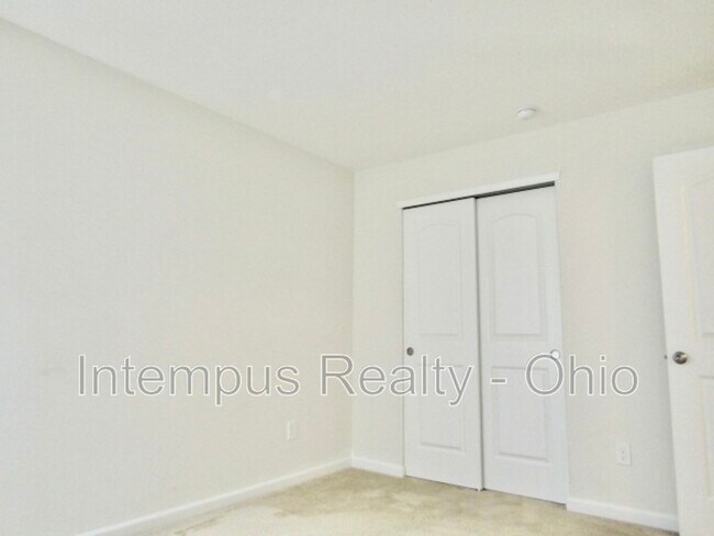 Building Photo - 2844 Hillstone St