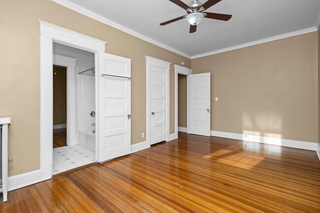 Building Photo - 600 W Olney Rd