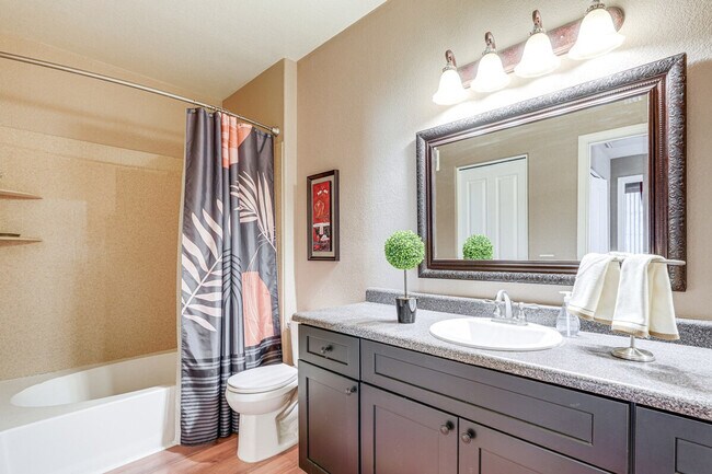 Building Photo - 1941 Pierpont Dr