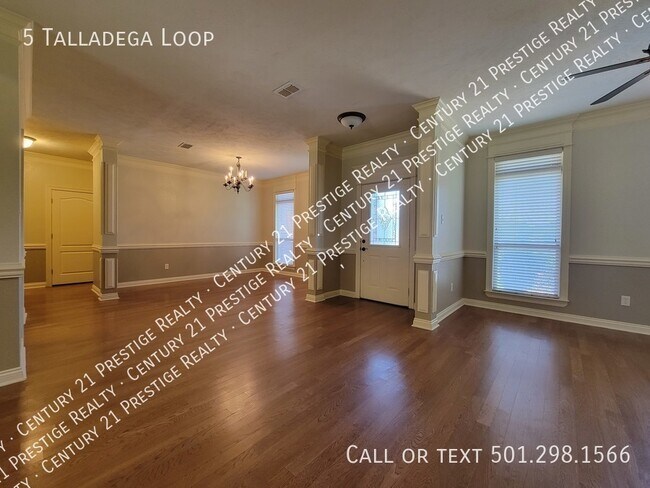 Building Photo - 5 Talladega Loop