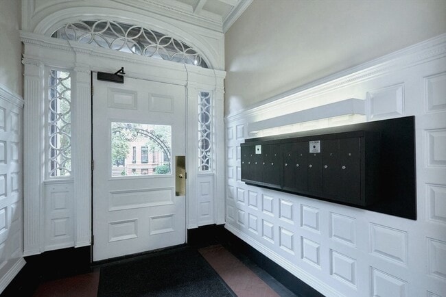 Building Photo - 183 Marlborough St