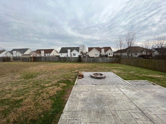 Building Photo - Super Cute Ranch Home with Easy Access to I24