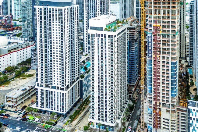 Building Photo - 11 NE 6th St